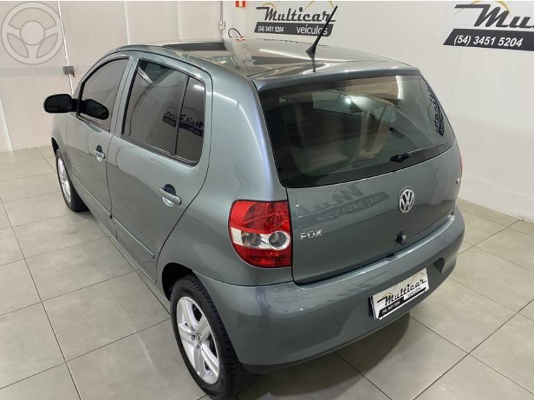 VOLKSWAGEN - FOX 1.6 MI 8V FLEX 4P MANUAL - 2008/2009 - CINZA - R$ 32.900,00