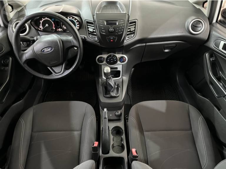 FORD - FIESTA 1.6 SE HATCH 16V FLEX 4P MANUAL - 2017/2017 - BRANCA - R$ 55.900,00