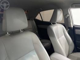 TOYOTA - COROLLA 1.8 GLI UPPER 16V FLEX 4P AUTOMÁTICO - 2018/2018 - BRANCA - R$ 93.500,00