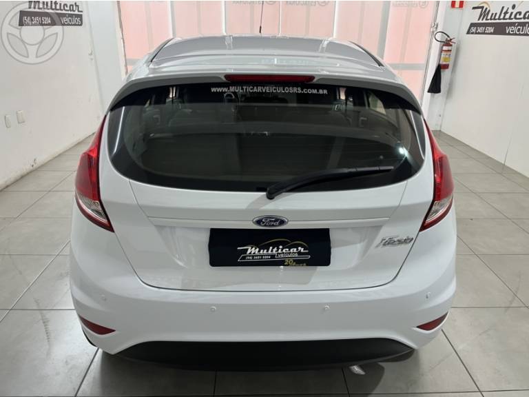 FORD - FIESTA 1.6 SE HATCH 16V FLEX 4P MANUAL - 2017/2017 - BRANCA - R$ 55.900,00
