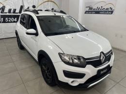 RENAULT - SANDERO 1.6 STEPWAY 16V FLEX 4P MANUAL - 2017/2018 - BRANCA - R$ 53.900,00