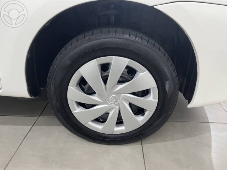 TOYOTA - ETIOS 1.3 X 16V FLEX 4P MANUAL - 2016/2017 - BRANCA - R$ 51.900,00