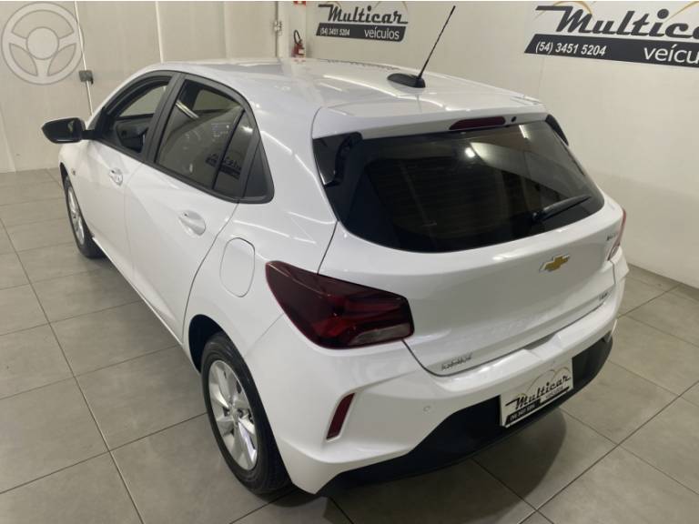 CHEVROLET - ONIX 1.0 LTZ 12V TURBO FLEX 4P MANUAL - 2019/2020 - BRANCA - R$ 72.900,00