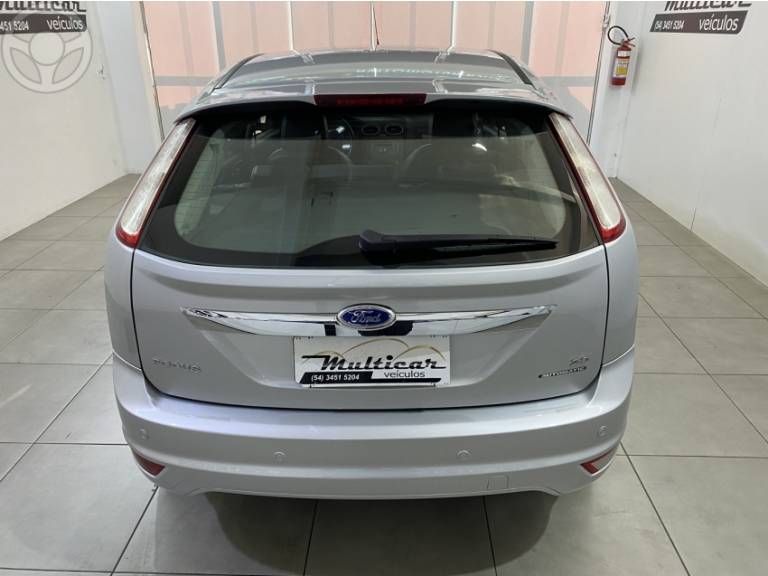 FORD - FOCUS 2.0 TITANIUM HATCH 16V FLEX 4P AUTOMÁTICO - 2012/2013 - PRATA - R$ 50.000,00