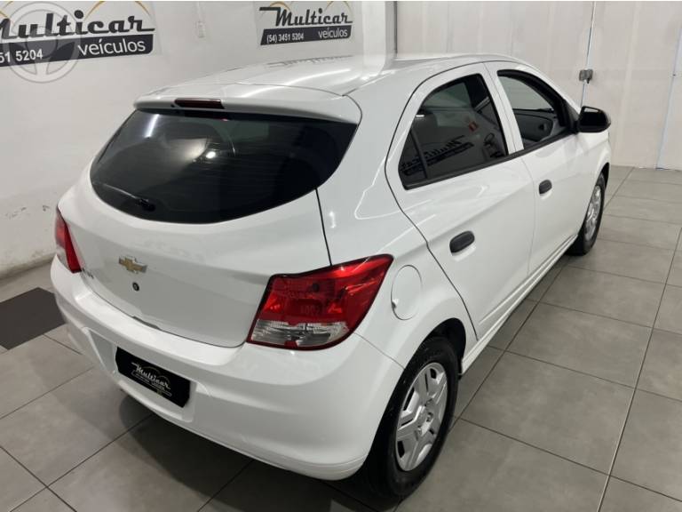 CHEVROLET - ONIX 1.0 MPFI JOY 8V FLEX 4P MANUAL - 2017/2018 - BRANCA - R$ 48.500,00