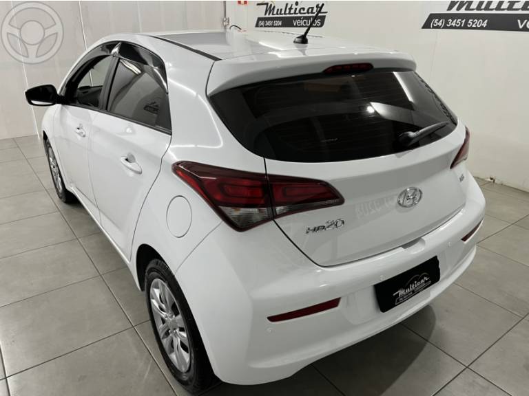 HYUNDAI - HB20 1.6 COMFORT PLUS 16V FLEX 4P MANUAL - 2018/2019 - BRANCA - R$ 63.900,00