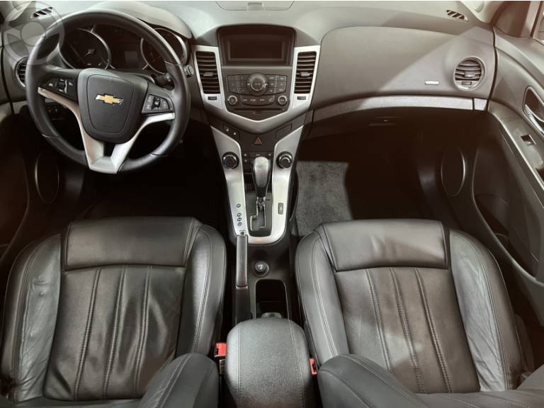 CHEVROLET - CRUZE 1.8 LT SPORT6 16V FLEX 4P AUTOMÁTICO - 2013/2013 - BRANCA - R$ 59.900,00