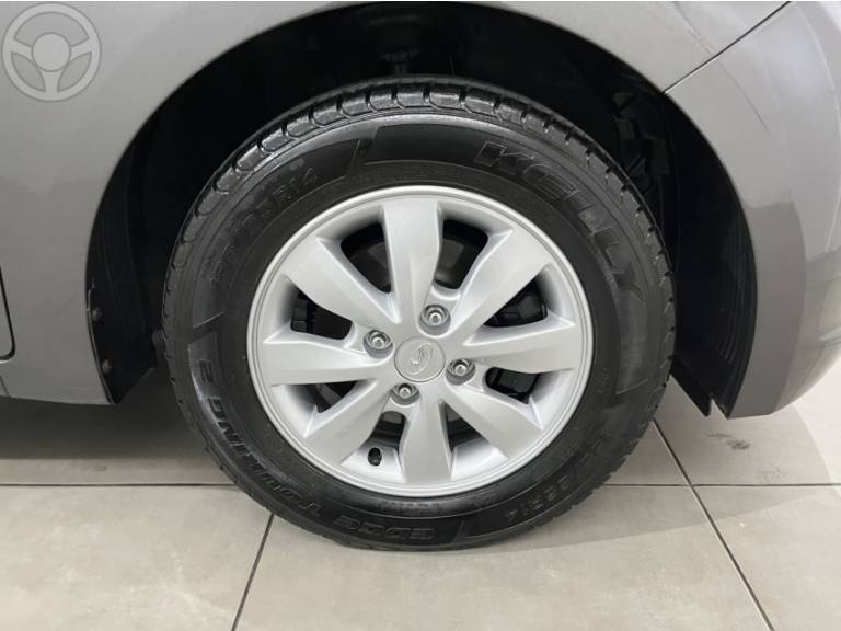 HYUNDAI - HB20S 1.6 COMFORT PLUS 16V FLEX 4P AUTOMÁTICO - 2014/2015 - CINZA - R$ 55.900,00