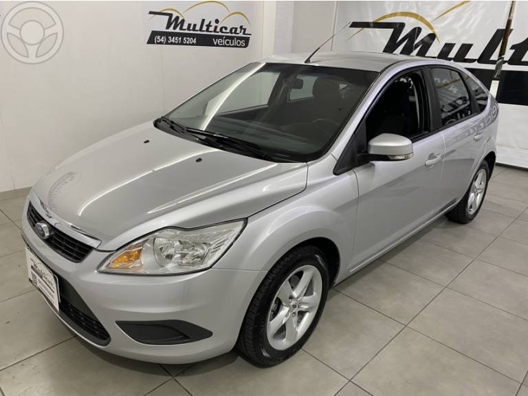 FORD - FOCUS 1.6 GLX 16V FLEX 4P MANUAL - 2010/2011 - PRATA - R$ 39.900,00