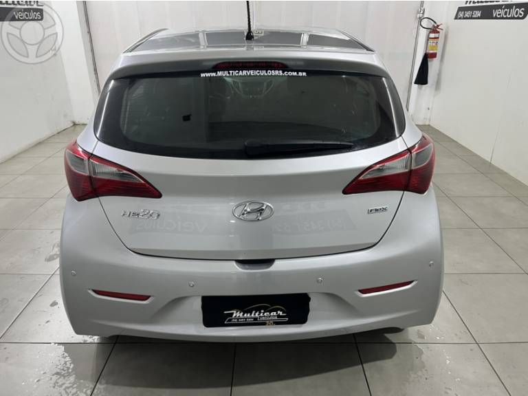 HYUNDAI - HB20 1.0 COMFORT PLUS 12V FLEX 4P MANUAL - 2015/2015 - PRATA - R$ 47.900,00