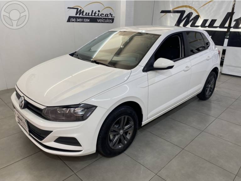 VOLKSWAGEN - POLO 1.0MPI TOTAL FLEX MANUAL - 2018/2018 - BRANCA - R$ 62.900,00