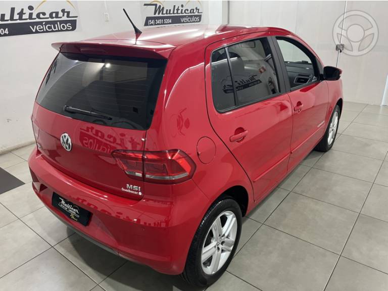 VOLKSWAGEN - FOX 1.6 MSI COMFORTLINE 8V FLEX 4P MANUAL - 2015/2016 - VERMELHA - R$ 51.900,00