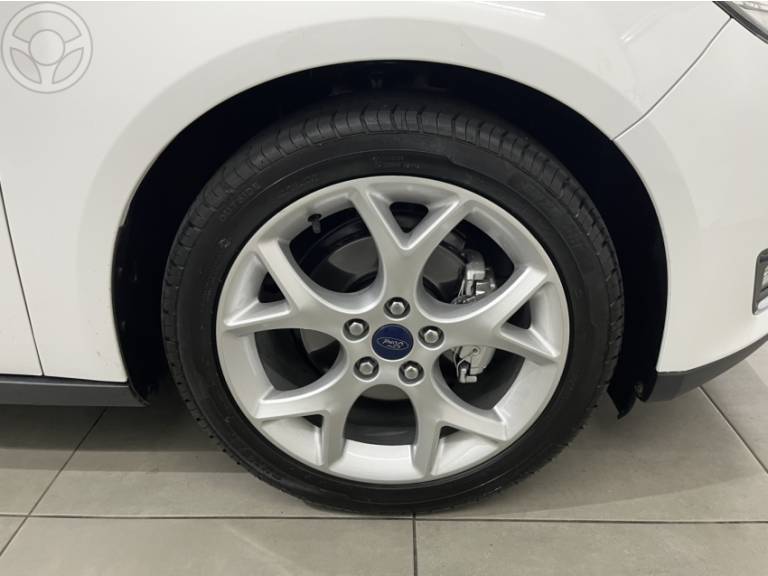 FORD - FOCUS 2.0 SE HATCH 16V FLEX 4P AUTO - 2016/2016 - BRANCA - R$ 59.500,00