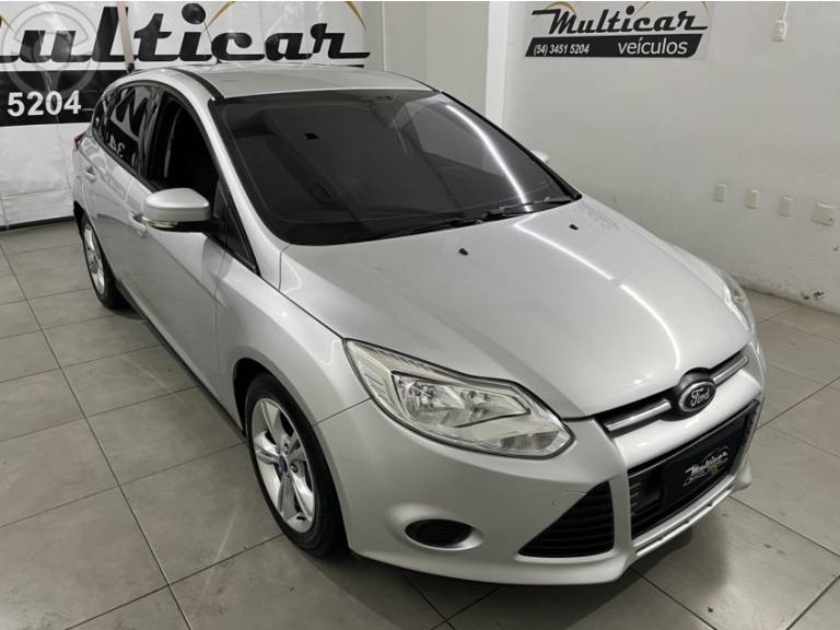 FORD - FOCUS 1.6 S 16V FLEX 4P AUTOMÁTICO - 2014/2014 - PRATA - R$ 49.900,00