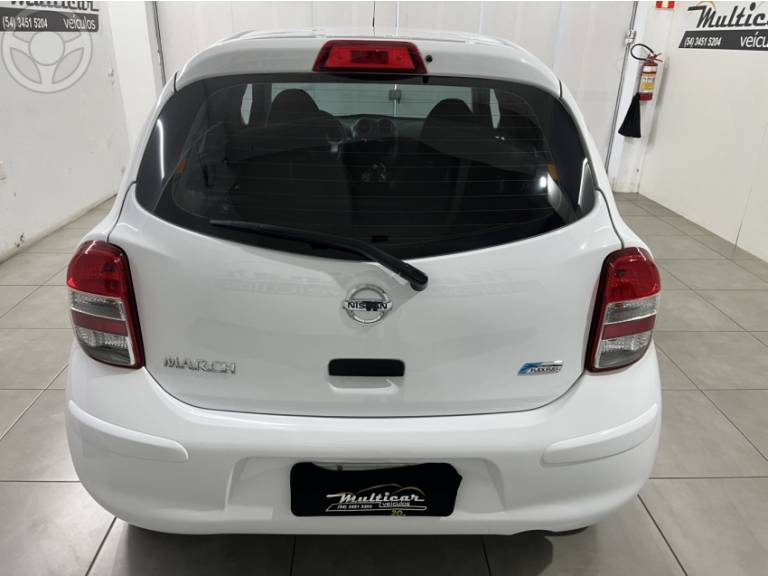 NISSAN - MARCH 1.0 S 16V FLEX 4P MANUAL - 2012/2013 - BRANCA - R$ 36.900,00