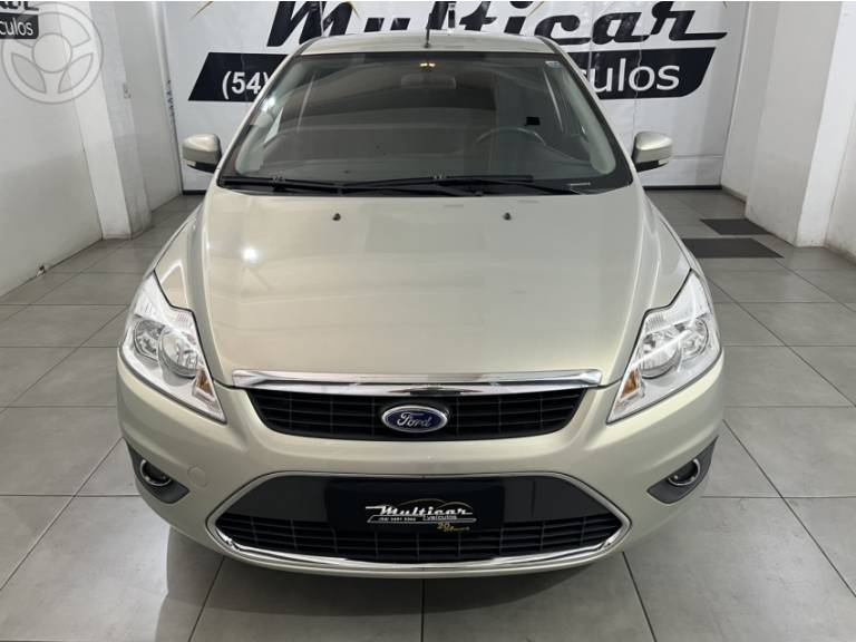 FORD - FOCUS 1.6 GLX 16V FLEX 4P MANUAL - 2011/2012 - PRATA - R$ 44.500,00