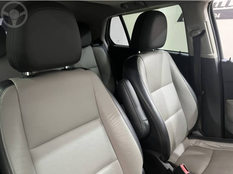 CHEVROLET - TRACKER 1.8 MPFI LTZ 4X2 16V FLEX 4P AUTOMÁTICO - 2014/2014 - PRETA - R$ 67.900,00