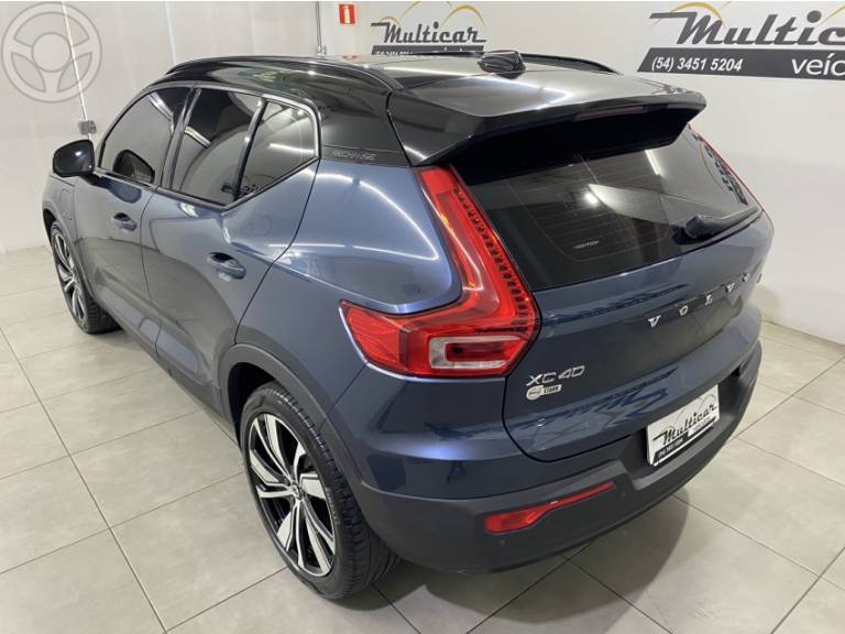 VOLVO - XC 40 1.5 T5 HÍBRIDO R-DESIGN FWD - 2021/2022 - AZUL - R$ 249.000,00