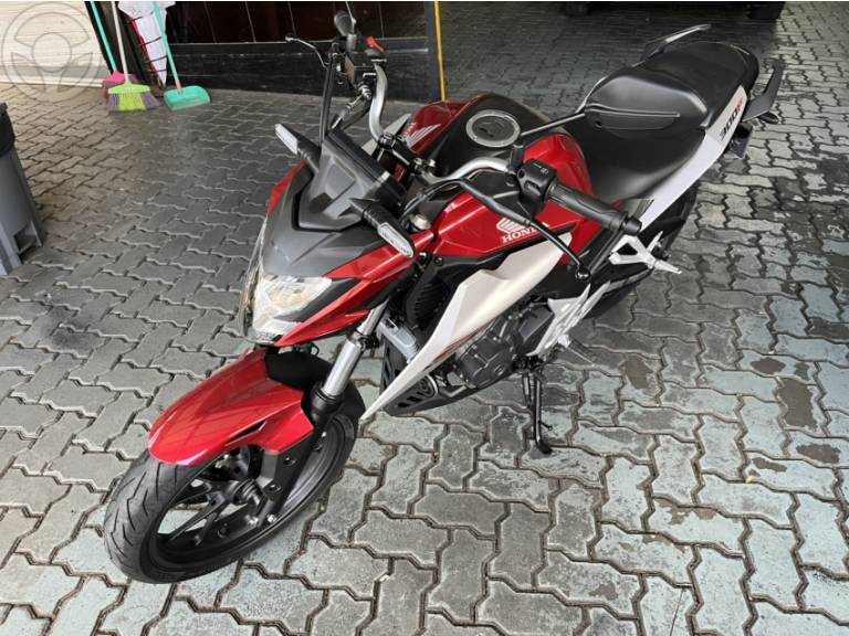 HONDA - CB 300F TWISTER ABS - 2025/2026 - VERMELHA - R$ 27.000,00