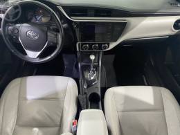 TOYOTA - COROLLA 1.8 GLI UPPER 16V FLEX 4P AUTOMÁTICO - 2018/2018 - BRANCA - R$ 93.500,00