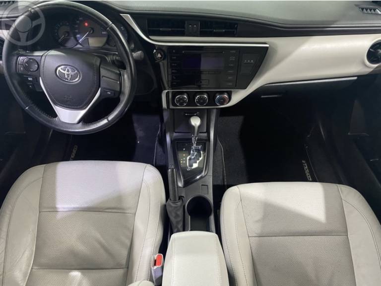 TOYOTA - COROLLA 1.8 GLI UPPER 16V FLEX 4P AUTOMÁTICO - 2018/2018 - BRANCA - R$ 93.500,00