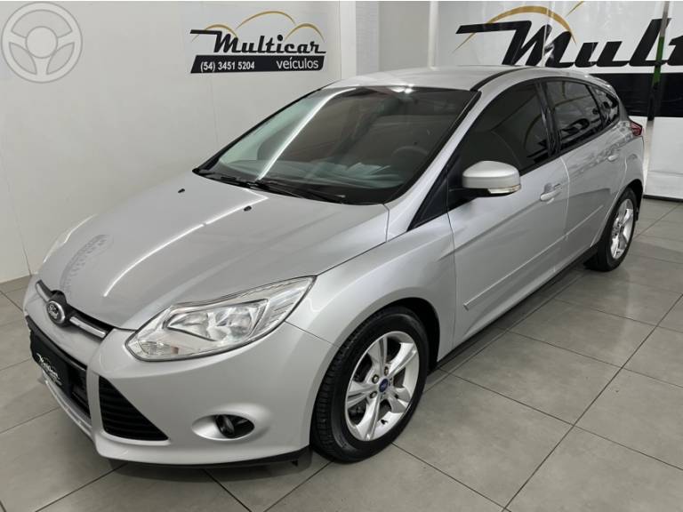 FORD - FOCUS 1.6 S 16V FLEX 4P MANUAL - 2013/2014 - PRATA - R$ 54.500,00