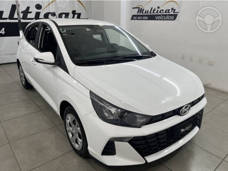 HYUNDAI - HB20 1.0 COMFORT PLUS 12V FLEX 4P MANUAL - 2023/2024 - BRANCA - R$ 72.900,00
