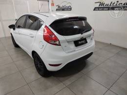 FORD - FIESTA 1.6 TITANIUM PLUS HATCH 16V FLEX 4P AUTOMÁTICO - 2016/2016 - BRANCA - R$ 55.900,00