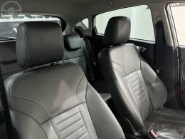 FORD - FIESTA 1.6 TITANIUM HATCH 16V FLEX 4P AUTOMÁTICO - 2014/2015 - PRATA - R$ 48.900,00