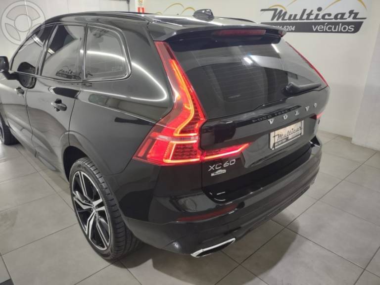 VOLVO - XC60 2.0 T8 R DESIGN HYBRID 4P AUTOMÁTICO - 2021/2021 - PRETA - R$ 275.000,00