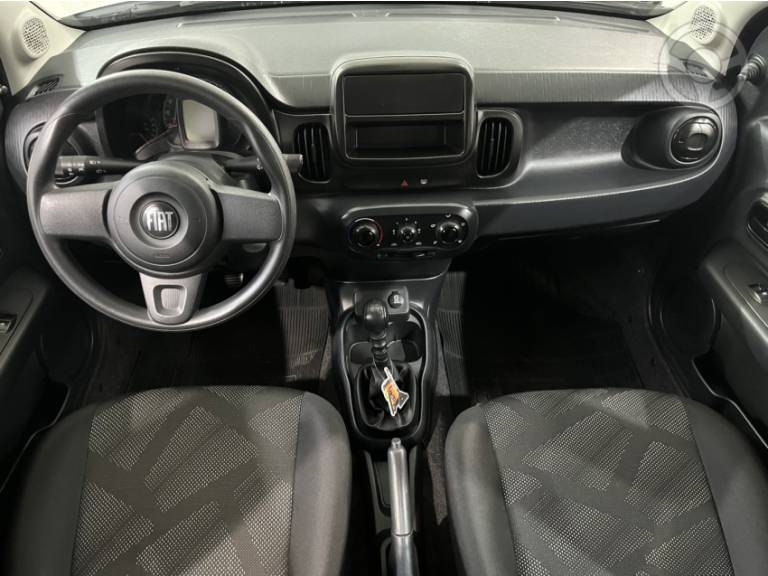 FIAT - MOBI 1.0 8V EVO FLEX LIKE. MANUAL - 2021/2022 - PRATA - R$ 49.900,00