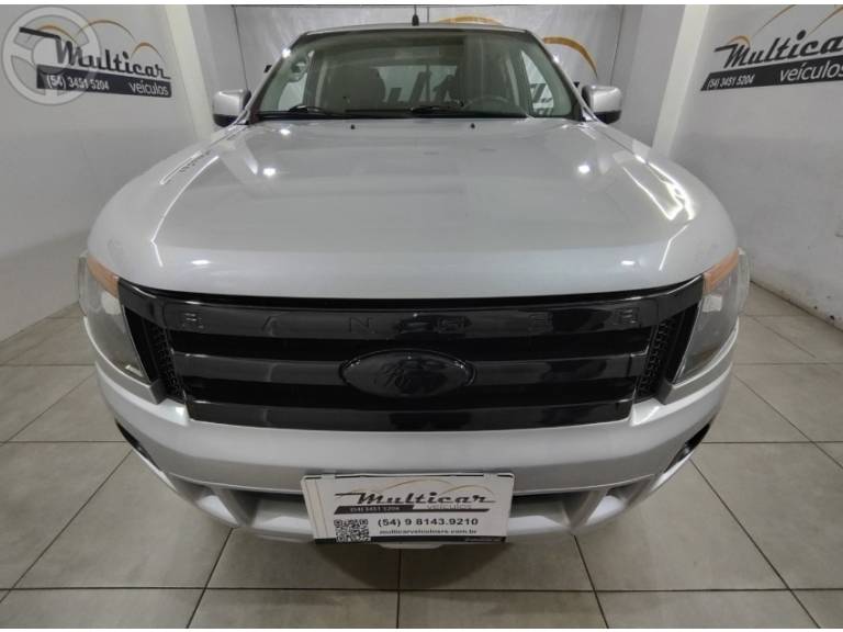 FORD - RANGER 2.2 XL 4X4 CD 16V DIESEL 4P MANUAL - 2012/2013 - PRATA - R$ 91.900,00