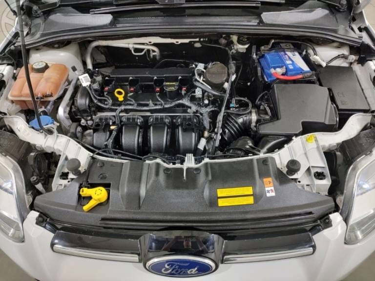 FORD - FOCUS 2.0 TITANIUM HATCH 16V FLEX 4P AUTOMÁTICO - 2015/2015 - BRANCA - R$ 56.900,00