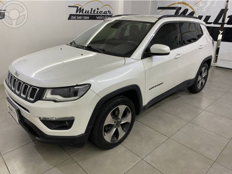 JEEP - COMPASS 2.0 16V FLEX LONGITUDE AUTOMÁTICO - 2017/2018 - BRANCA - R$ 95.900,00