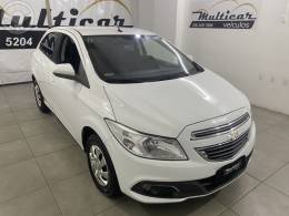 CHEVROLET - ONIX 1.0 MPFI LT 8V FLEX 4P MANUAL - 2012/2013 - BRANCA - R$ 45.500,00