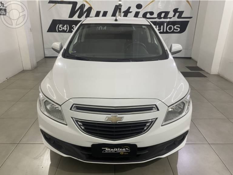 CHEVROLET - ONIX 1.0 MPFI LT 8V FLEX 4P MANUAL - 2012/2013 - BRANCA - R$ 45.500,00