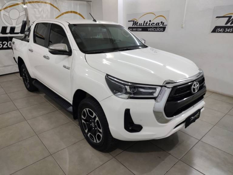 TOYOTA - HILUX - 2025/2025 - BRANCA - R$ 283.000,00