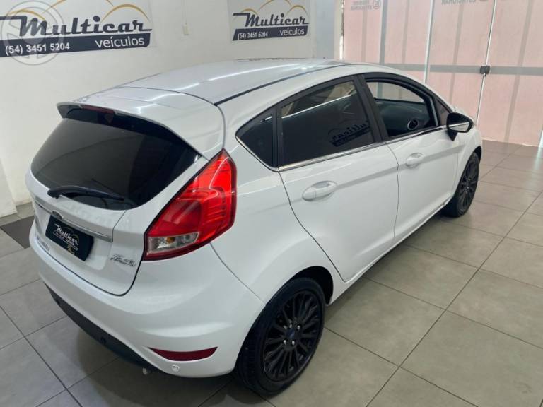 FORD - FIESTA 1.6 TITANIUM HATCH 16V FLEX 4P AUTOMÁTICO - 2014/2014 - BRANCA - R$ 47.900,00