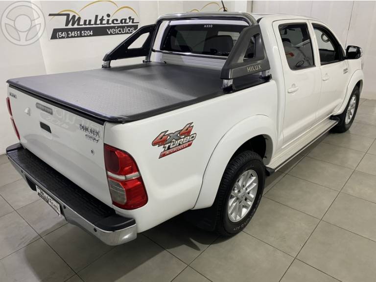 TOYOTA - HILUX 3.0 SRV 4X4 CD 16V TURBO INTERCOOLER DIESEL 4P AUTOMÁTICO - 2013/2013 - BRANCA - R$ 138.000,00