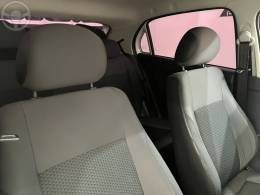 VOLKSWAGEN - GOL 1.6 MSI TOTALFLEX TRENDLINE 4P MANUAL - 2017/2018 - BRANCA - R$ 46.900,00