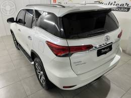 TOYOTA - HILUX SW4 2.8 SRX 4X4 16V TURBO INTERCOOLER DIESEL 4P AUTOMÁTICO - 2017/2017 - BRANCA - R$ 214.000,00