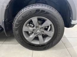 MITSUBISHI - PAJERO 3.2 OUTDOOR 4X4 5 LUGARES 16V TURBO INTERCOOLER DIESEL 4P AUTOMÁTICO - 2016/2017 - PRATA - R$ 129.000,00