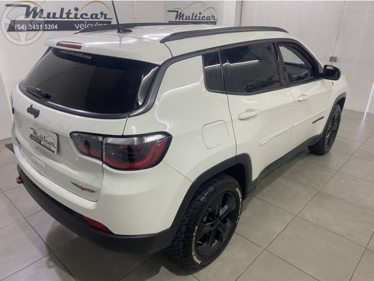 JEEP - COMPASS 2.0 16V DIESEL TRAILHAWK 4X4 AUTOMÁTICO - 2018/2018 - BRANCA - R$ 118.900,00