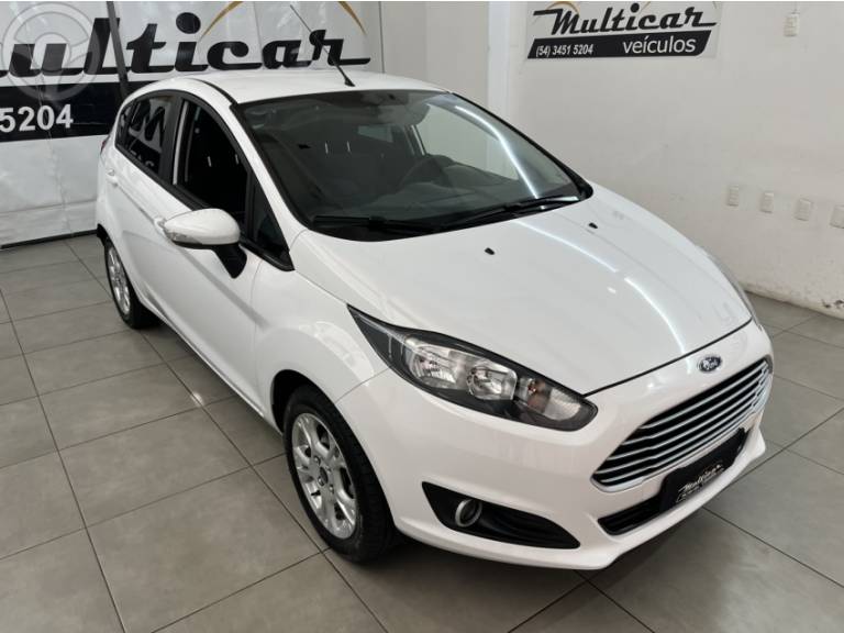 FORD - FIESTA 1.6 SE HATCH 16V FLEX 4P AUTOMÁTICO - 2015/2016 - BRANCA - R$ 54.500,00