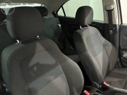 CHEVROLET - ONIX 1.0 MPFI JOY 8V FLEX 4P MANUAL - 2017/2018 - BRANCA - R$ 48.500,00