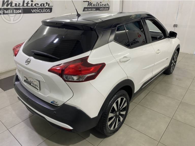 NISSAN - KICKS 1.6 16V FLEX SV 4P XTRONIC - 2018/2018 - BRANCA - R$ 83.000,00