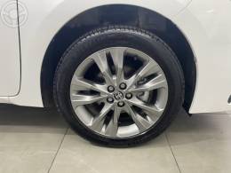 TOYOTA - COROLLA 2.0 XEI 16V FLEX 4P AUTOMÁTICO - 2018/2019 - BRANCA - R$ 107.500,00