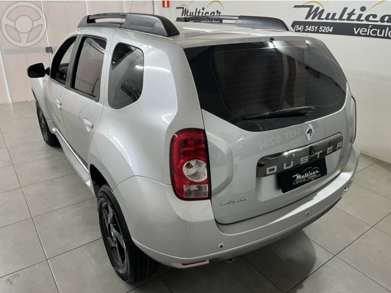 RENAULT - DUSTER 2.0 TECH ROAD 4X2 16V FLEX 4P MANUAL - 2013/2014 - PRATA - R$ 52.900,00
