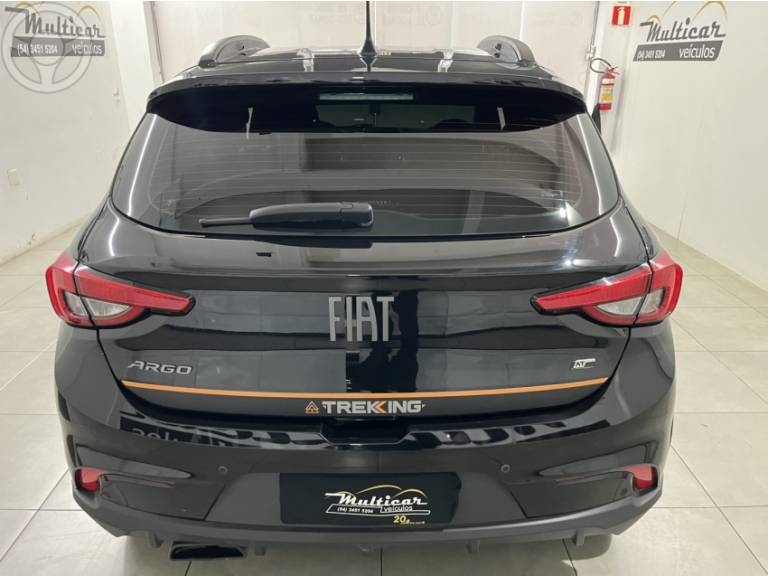 FIAT - ARGO 1.3 V8 TREKKING FLEX 4P AUTOMÁTICO - 2022/2023 - PRETA - R$ 84.900,00