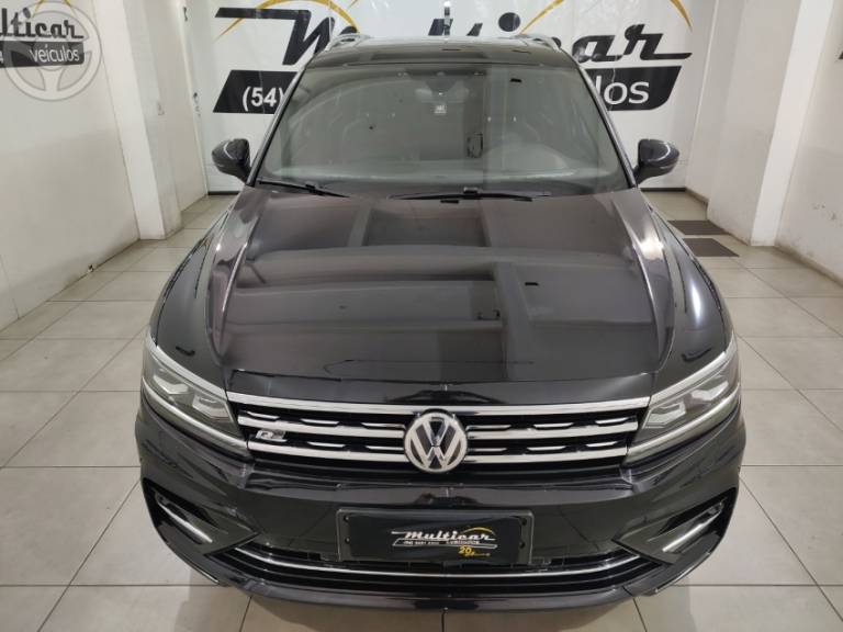 VOLKSWAGEN - TIGUAN 2.0 ALLSPACE R-LINE 350 TSI 4X4 4P - 2018/2018 - PRETA - R$ 154.900,00
